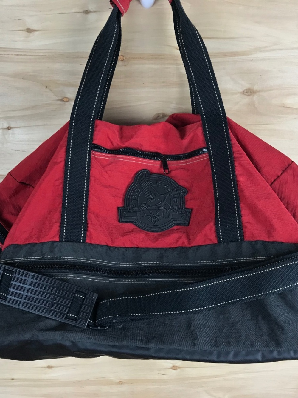 Vintage‎ Eddie Bauer Red Duffel Gym Bag Goose Logo Shoulder Strap w/Handles